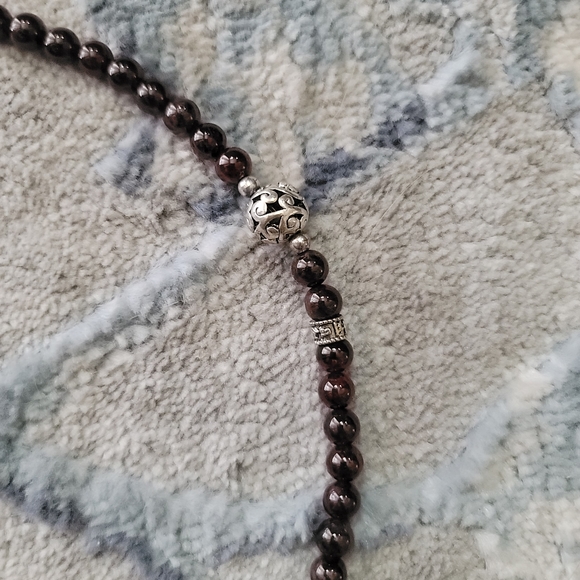 Dark red agate bracelet - Picture 3 of 5